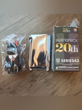 BE@RBRICK 20th Anniversary Series Kuronekodesign robin cat Medicom artist figure